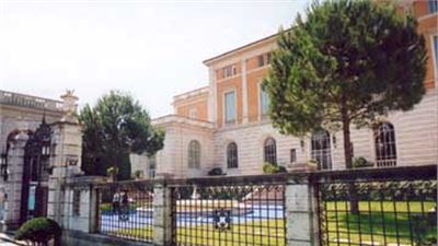 Alla ricerca di candidati per la posizione di Andrew W. Mellon Professor-in-Charge della Scuola di Studi Classici. 