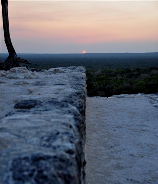 Arqueoastronomía CULTURAS MESOAMERICANAS NO REGISTRABAN EQUINOCCIOS