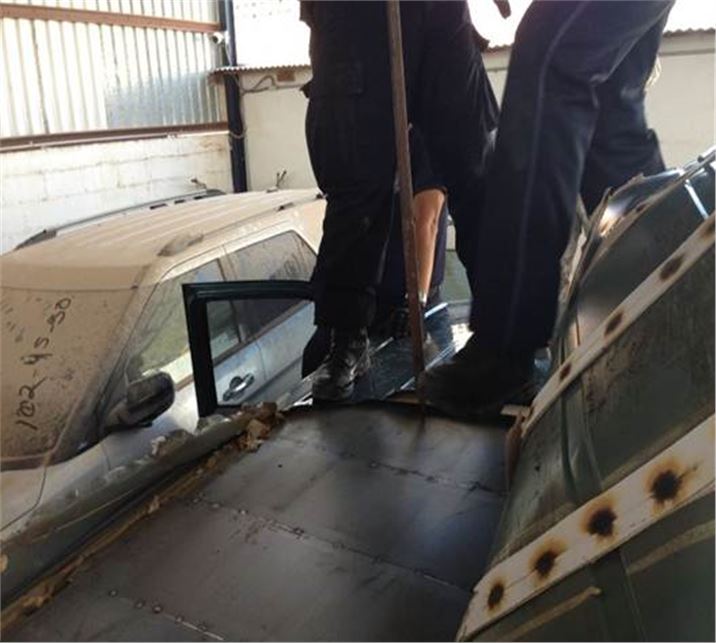 ASEGURA POLICÍA FEDERAL 43 PAQUETES CON DROGA QUE ERAN TRANSPORTADOS EN EL TOLDO DE UNA CAMIONETA