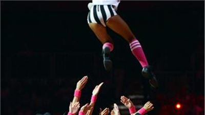 Basketball cheerleaders in London: Brazil vs France