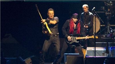 Bruce Springsteen raises the hope with the new album "High Hopes"