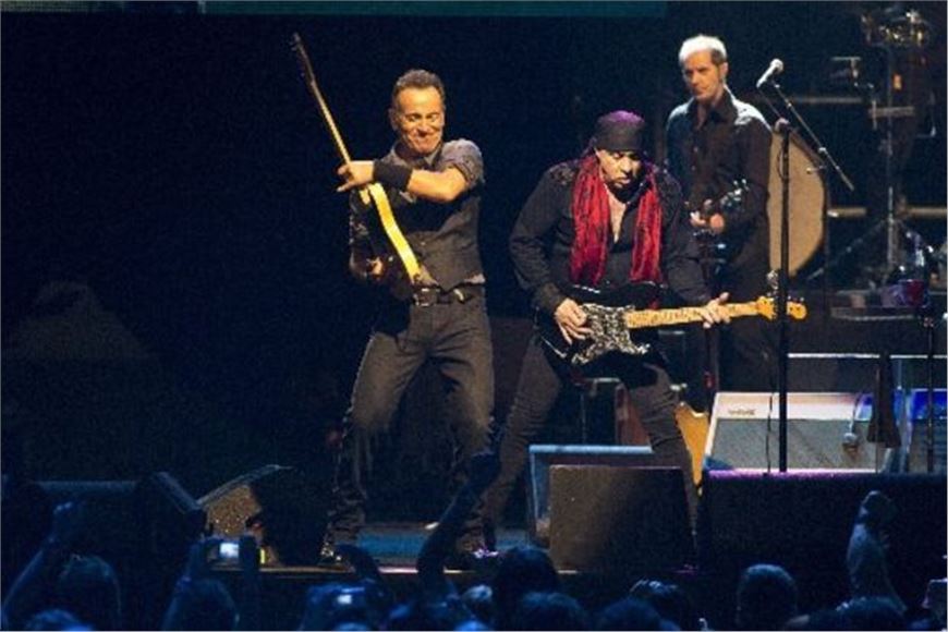 Bruce Springsteen raises the hope with the new album "High Hopes"