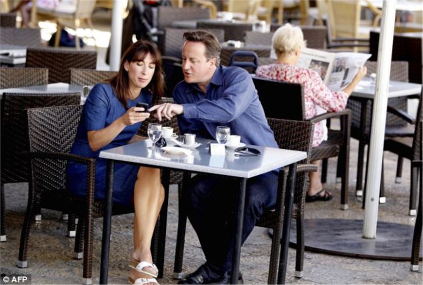Cameron's enjoy a bank holiday break in Cornwall with his wife