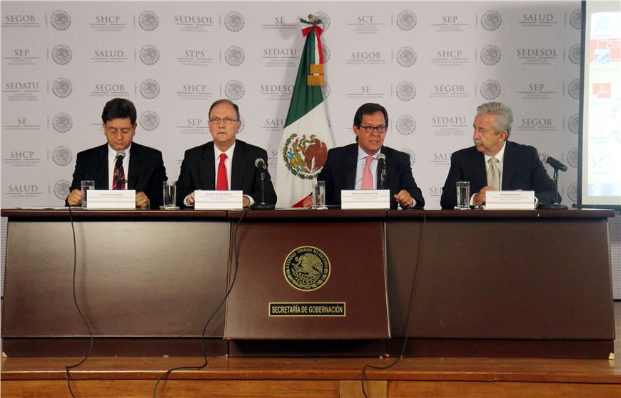 Conferencia de Prensa ofrecida por Roberto Campa Cifrián, 