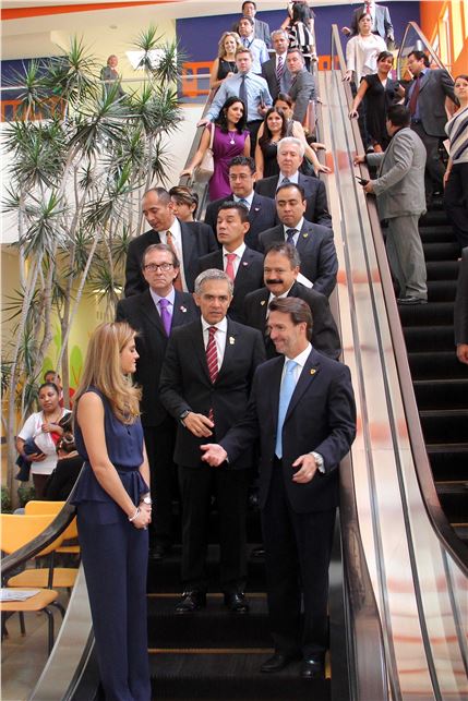 El Jefe de Gobierno del Distrito Federal, Dr. Miguel Ángel Mancera, asistió al Primer Aniversario del Centro Teletón de la Ciudad de México (CRIT-Iztapalapa).