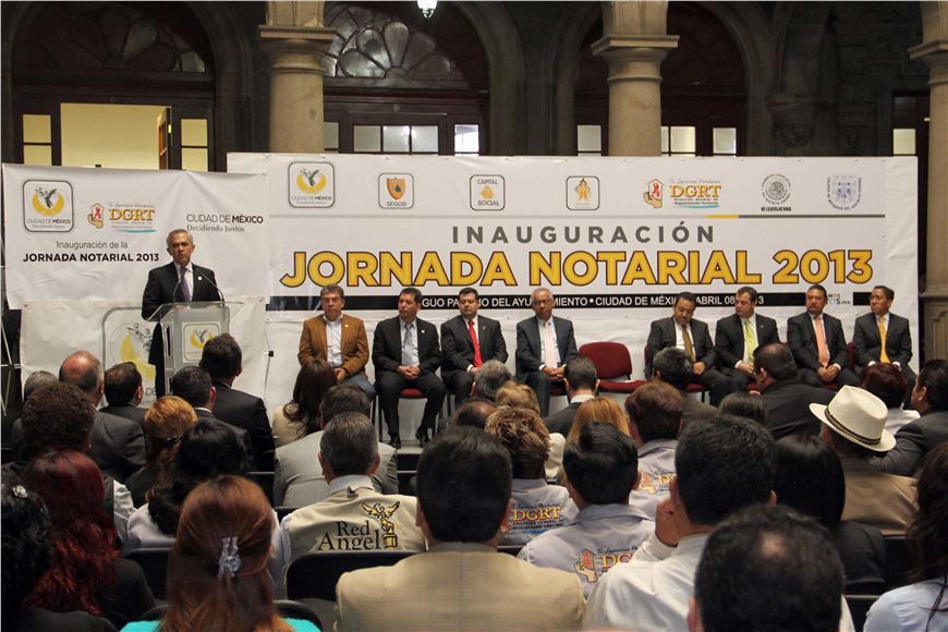 El Jefe de Gobierno del Distrito Federal, Dr. Miguel Ángel Mancera, presidió la Presentación de las Jornadas Notariales 2013, en el Patio del Antiguo Palacio del Ayuntamiento.