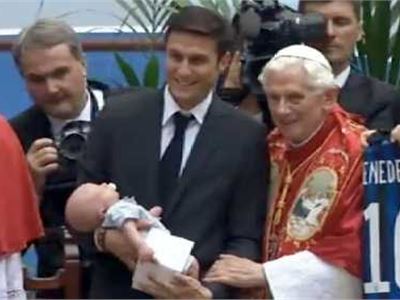Foto: Inter e Milan salutano Papa Benedetto XVI