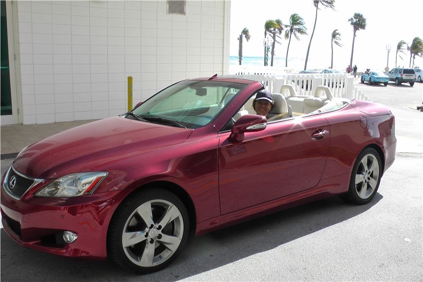 Hollywood Towers: our friend Rosita with her  wonderful brand new car!
