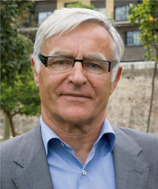 Joan Ribó, Alcalde de Valencia,  y el nuevo proyecto para acabar el Estadio del Valencia