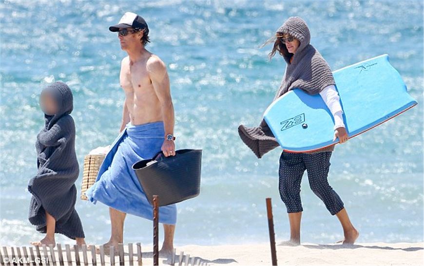Julia Roberts likes holidays in Malibu with her Family
