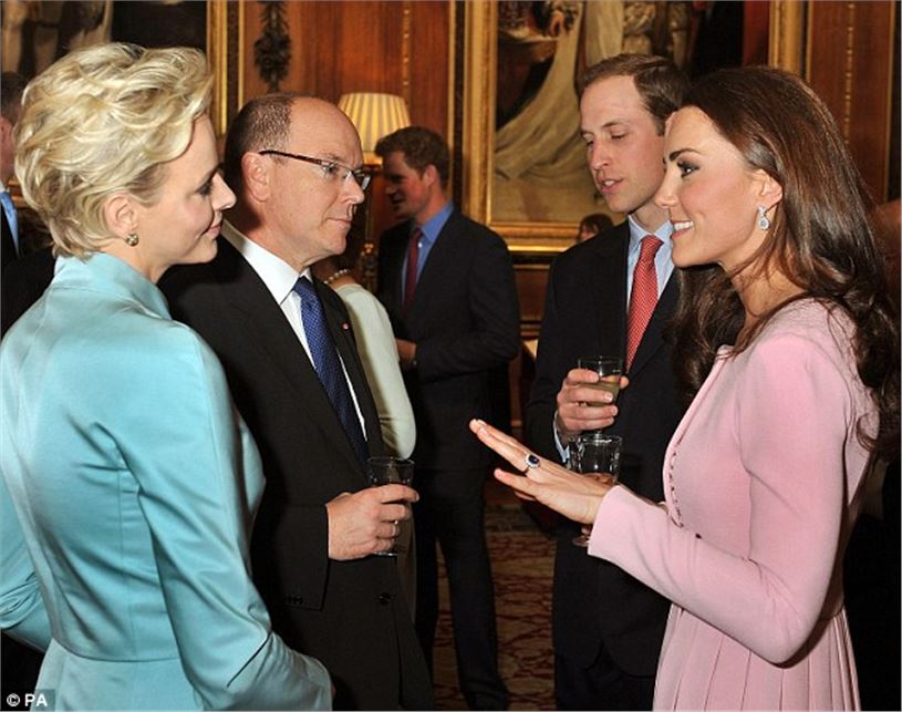 Kate  so pretty in pink  to welcome world's royals to Queen's Jubilee lunch