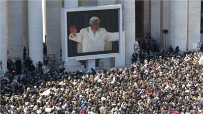 L'addio emozionato di Papa Benedetto XVI ai Fedeli.
