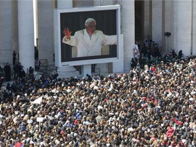 L'addio emozionato di Papa Benedetto XVI ai Fedeli.