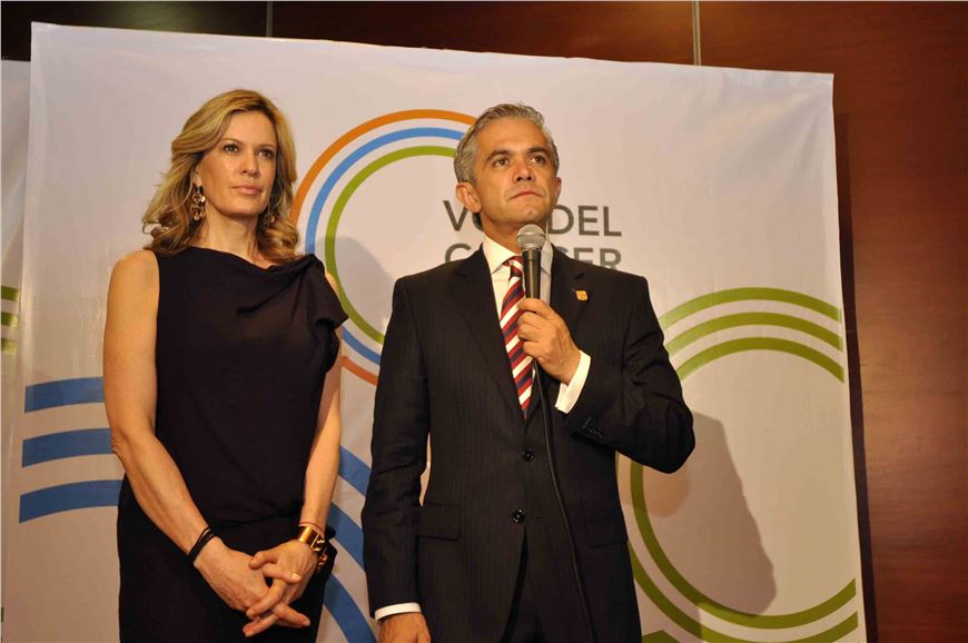  MIGUEL ÁNGEL MANCERA--FORO "VOZ DEL CÁNCER"