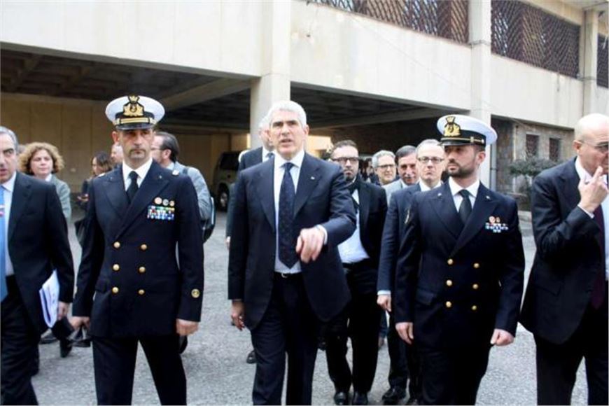 Parlamentari Italiani si recano in India per cercare  una risoluzione amichevole e salvare i nostri Maro’.