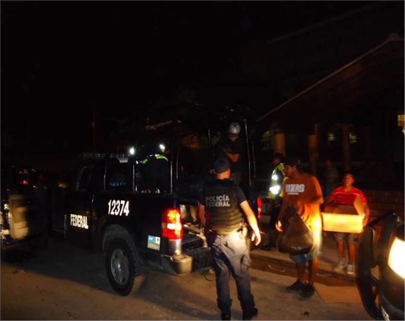 POLICÍA FEDERAL BRINDA AUXILIO A LA POBLACIÓN AFECTADA POR EL DESBORDAMIENTO DE RÍOS EN COAHUILA   