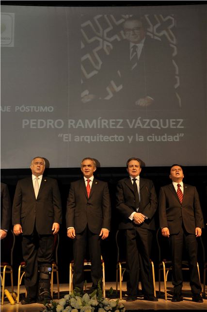 RECONOCE GDF MÉRITO EN ARQUITECTURA Y URBANISMO CON PREMIO "PEDRO RAMÍREZ VÁZQUEZ": MANCERA  
