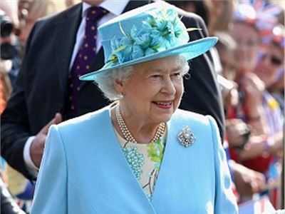Revealed: Why blue is the Queen's favourite colour... 