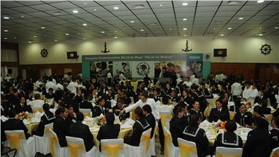 SECRETARIO DE MARINA CONVIVE CON PERSONAL FEMENINO POR DÍA DE LA MADRE