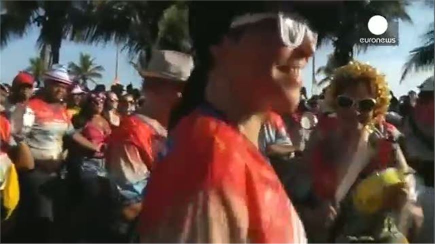 Sunshine, samba and the scantily clad as Rio revels in carnival 