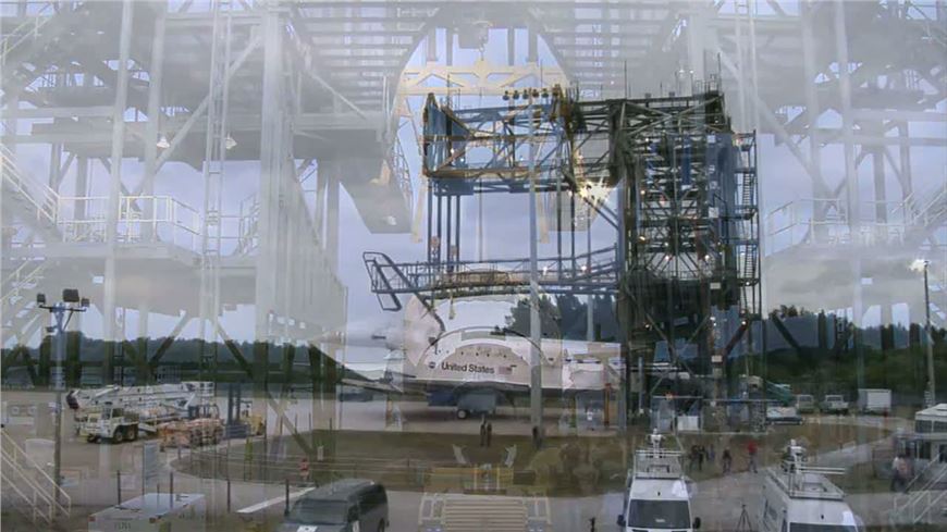 Timelapse Footage - Space Shuttle Discovery Arrives at the Mate/Demate Device