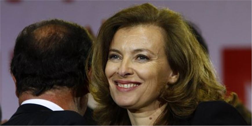 Twitter : Valérie Trierweiler s'engage à plus de prudence