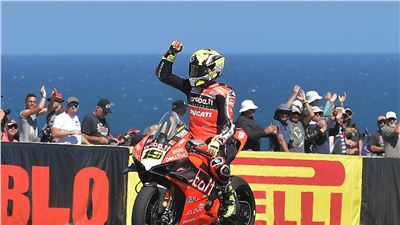 Un'altra impresa straordinaria per la Ducati Panigale V4R e Alvaro Bautista del Team Aruba.it