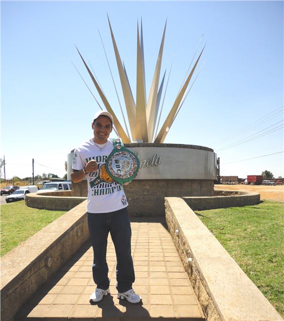Víctor “Vikingo” Terrazas promete espectacuilar Defensa Boxistica, 