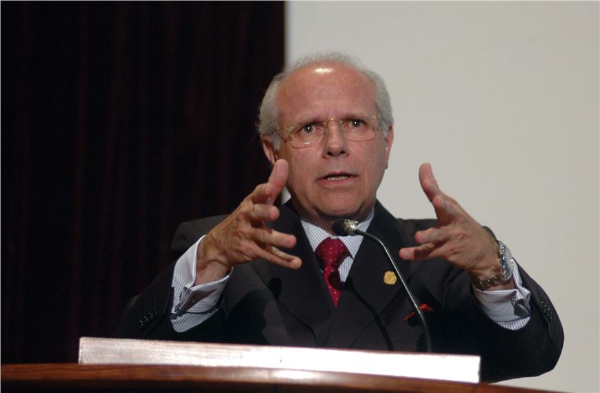 VITAL REFORZAR E IMPULSAR UNA MEJOR ATENCIÓN MÉDICA HACIA EL FUTURO