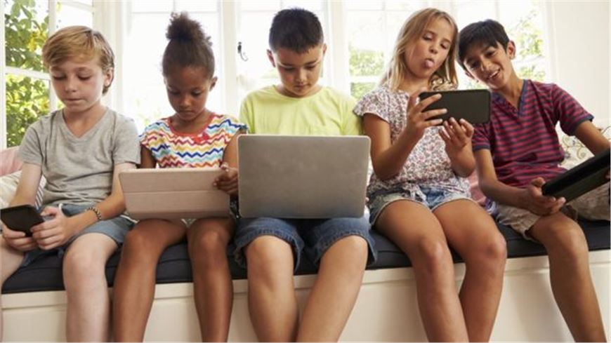 Young people online: Encounters with inappropriate content